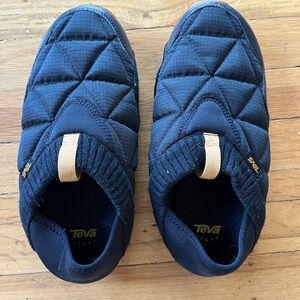 Teva Remember slip on moccasins shoes sneakers slippers size 7 women’s black